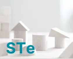 Helle Holzformen als Symbol für Teamstrukturen – Kompakt-Weiterbildung Systemische Teamentwicklung